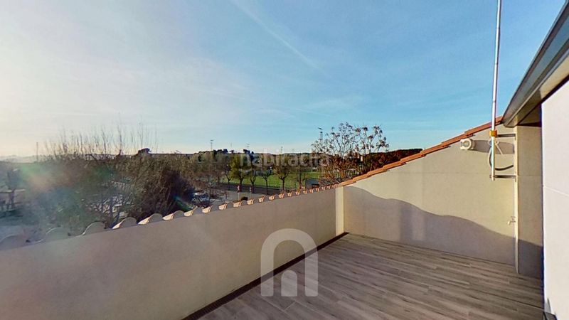 Foto 59bbca7a-c837-474b-bd16-f1a17f0d5c19. Xalet amb aparcament a Granada (La)