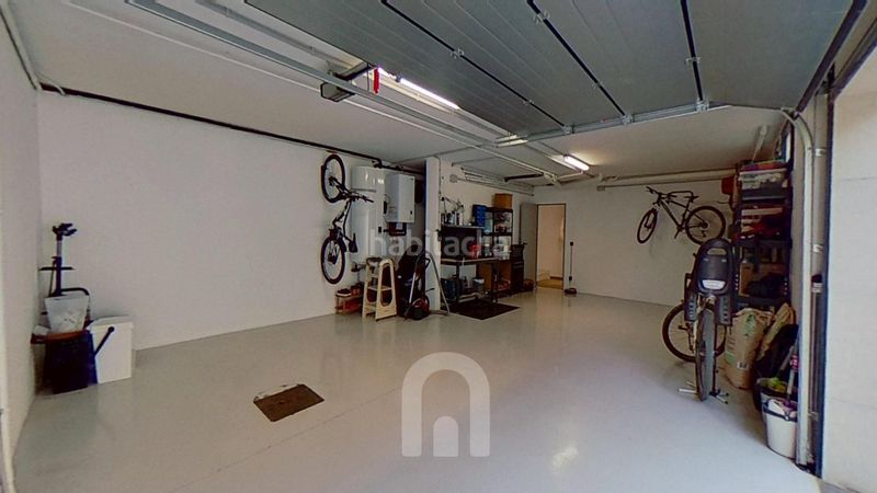 Foto 5f6a00d5-0227-46d3-8e63-fa191a9554a3. Xalet amb aparcament a Granada (La)