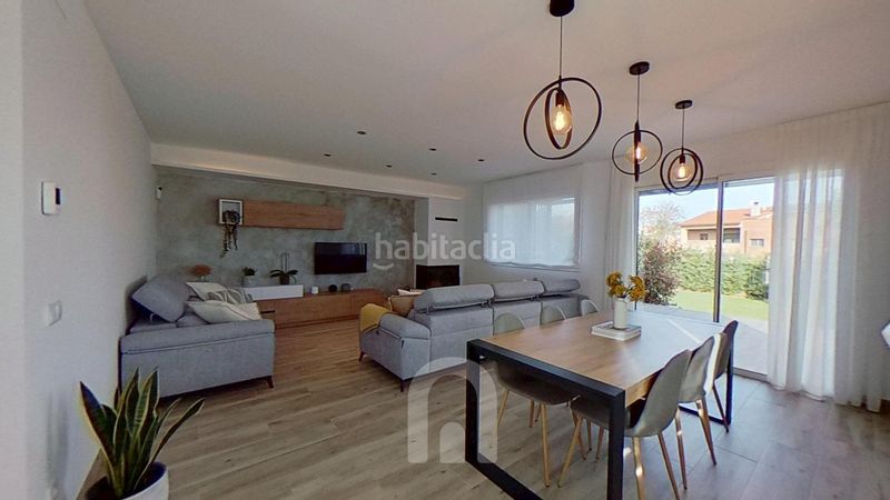 Foto 73ee1a49-430c-4ea6-a29b-0a84b9007969. Xalet amb aparcament a Granada (La)