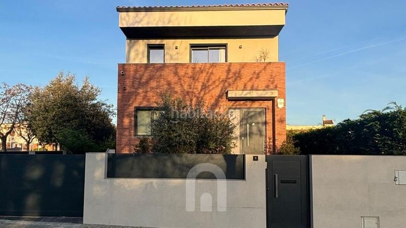 Foto a444b2cf-da26-4586-b7d6-80d6340a35b7. Xalet amb aparcament a Granada (La)