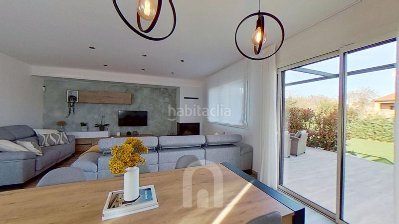 Foto ab5d7b71-da19-4ecb-8e43-001bc18648eb. Xalet amb aparcament a Granada (La)