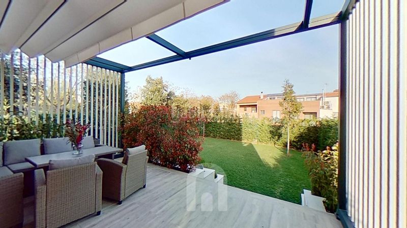 Foto ef34c834-1ae7-4337-8f9a-a59e7b7bd515. Xalet amb aparcament a Granada (La)