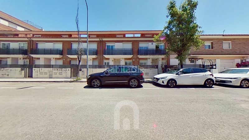 Foto 331fe969-6270-4eb5-abf5-54e2ddddff9d. Casa adossada amb calefacció aparcament a Ponent Reus