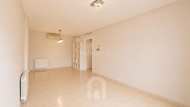 Foto af5e7d1b-6369-4d83-8d9f-a73367a28edc. Pis amb calefacció aparcament a Ponent Reus