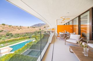 Rent Flat in Avenida fuengirola 9. Higueron rental valley peak residence