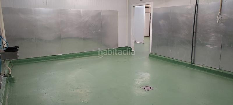 Foto 457c7498-4abb-4326-99cc-12f840e8ac55. Fabrikhalle in Algemesí