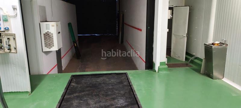 Foto b70edd4a-5f73-4ff6-84f5-c14bc65c55fb. Fabrikhalle in Algemesí