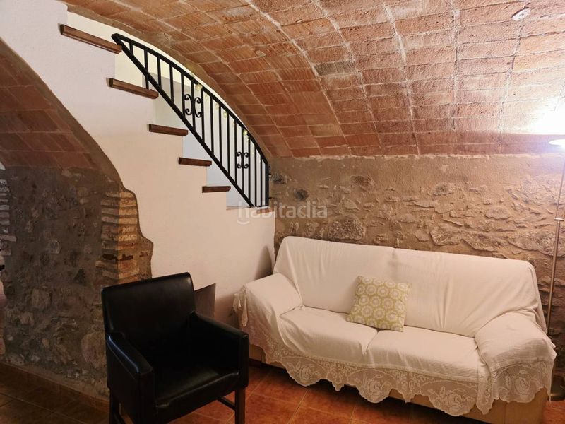 Foto 2db71d10-fb08-4711-8e11-7db0655c375e. Casa adossada amb calefacció a Darnius