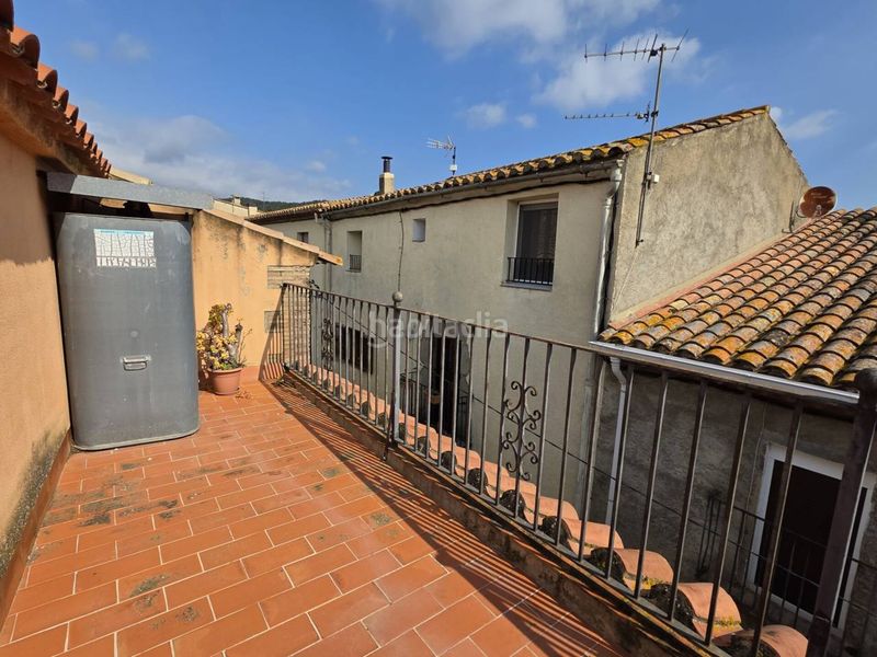 Foto 3c50472b-b316-41fd-b03b-73dce3ceacc7. Casa adossada amb calefacció a Darnius