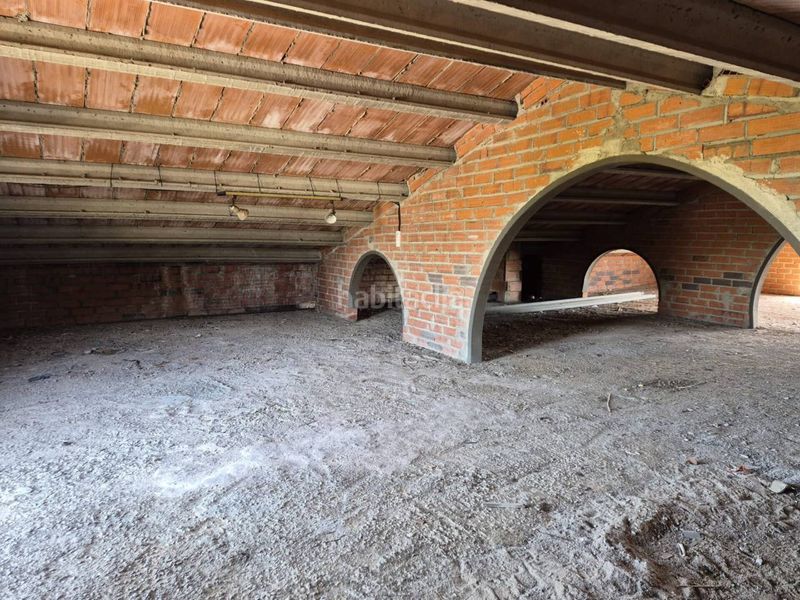Foto fc28054b-3b14-4afb-8bc5-d7e5c267397d. Location bâtiment à usage industriel dans Vilafant