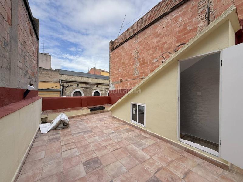 Foto 6d65e9ed-8b46-4156-b30f-66ca97a8d0a0. Haus mit parking in Centre Figueres