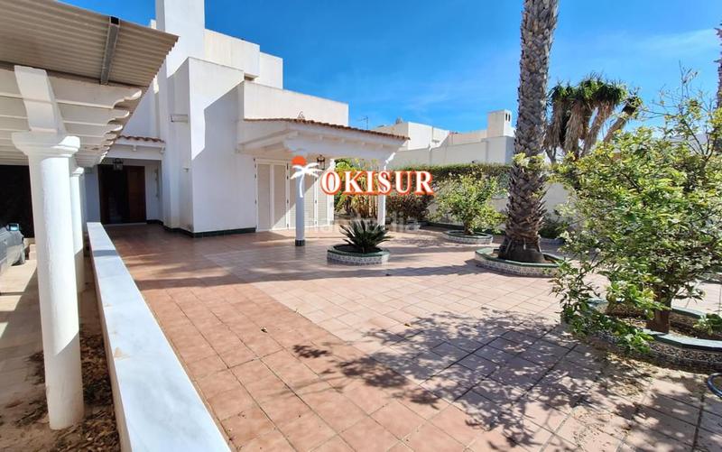 Foto 23cf7610-c0fa-46f6-9367-e35056589f76. Xalet amb aparcament a El Palmeral Mojácar