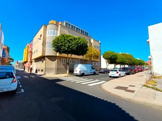 Pis  Calle fayna. Amplio piso en los giles
