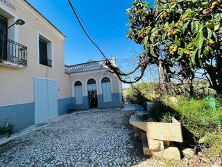 Mas à Monòver. Se vende finca rústica pareada en monóvar con parcela