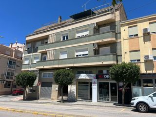 Pis a Petrer. Luminoso y encantador piso en venta en petrer sin ascensor.
