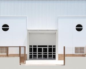 Industrial building in Catral. Venta local comercial nave polivalente de 2 plantas en catral