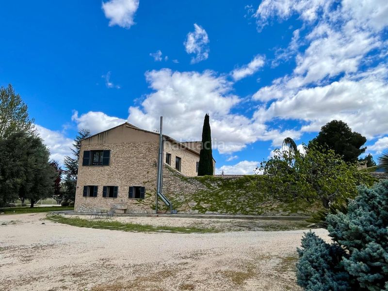 Foto 41f65262-7e4b-4d70-b4e9-c789b3491689. Rent chalet with heating parking in Castalla