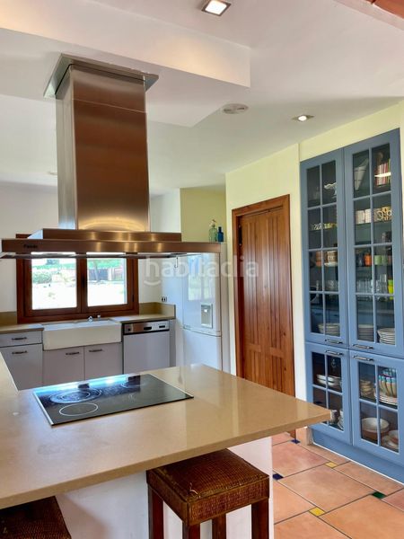 Foto aec31740-4d1e-494d-8129-f7fe06015246. Rent chalet with heating parking in Castalla