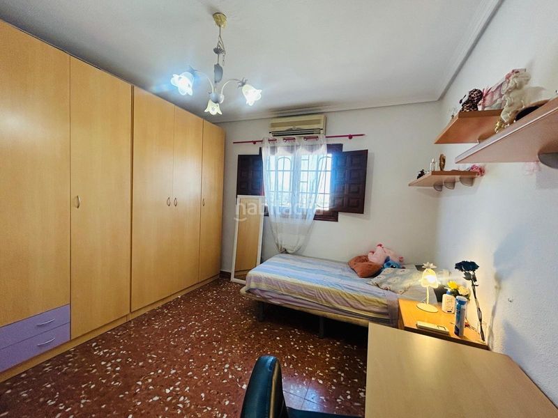 Foto 4d02138a-aced-41ed-b0bd-ca5f5fe580ba. Chalet  independiente con casa de invitados, piscina privada y parcela urbana de 3.010 m2 en la Cañada del Fenollar en Alicante
