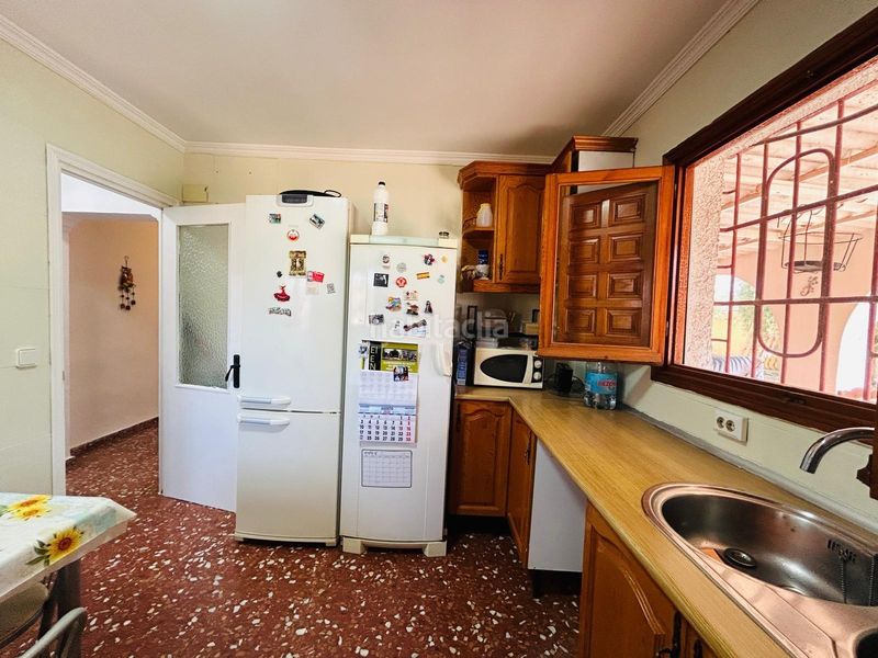Foto a441fbf7-3804-4815-8e13-5269ba531ae0. Chalet  independiente con casa de invitados, piscina privada y parcela urbana de 3.010 m2 en la Cañada del Fenollar en Alicante