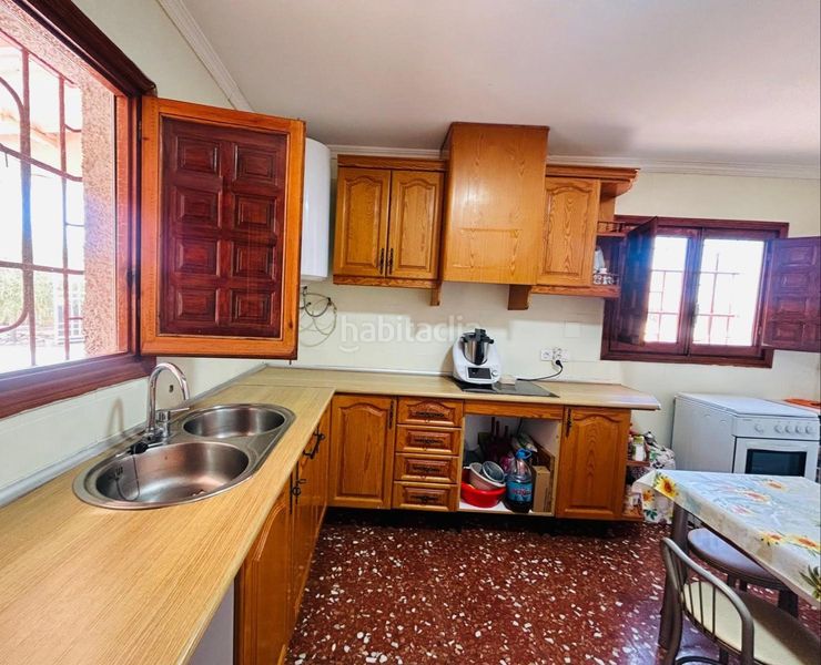 Foto bbc78350-281f-4962-8d3e-b1707c4b4300. Chalet  independiente con casa de invitados, piscina privada y parcela urbana de 3.010 m2 en la Cañada del Fenollar en Alicante