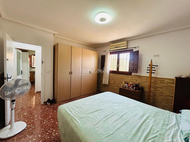 Foto ce41bb24-2d5c-4180-8c7c-dc6813b9af8b. Chalet  independiente con casa de invitados, piscina privada y parcela urbana de 3.010 m2 en la Cañada del Fenollar en Alicante