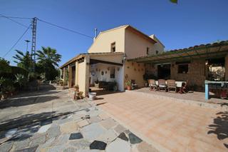 Chalet en Benissa Pueblo. Espectacular chalet con parcela de 1.446 m2