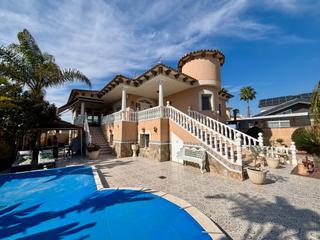 Chalet à Canonigo 2. Villa de lujo en venta en urbanización benfispark, con piscina p