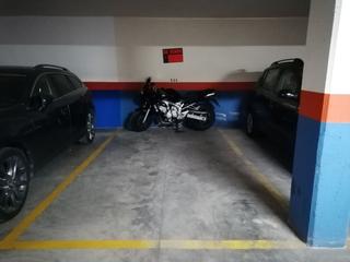 Parking voiture à Paus - Polígono San Blas. Plaza de garaje