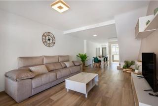 Location Maison jumelée à Pueblo Acantilado-Lanuza. Se alquila impecable casa adosada reformada en zona pueblo acant