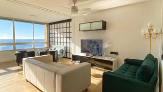 Etagenwohnung in Avenida de villajoyosa 97. Espléndido piso en primera línea de playa  la albufereta, alican