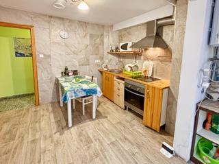 Pis a Carolinas Bajas. Amplio apartamento en carolinas bajas, no lejos de las cigarrera