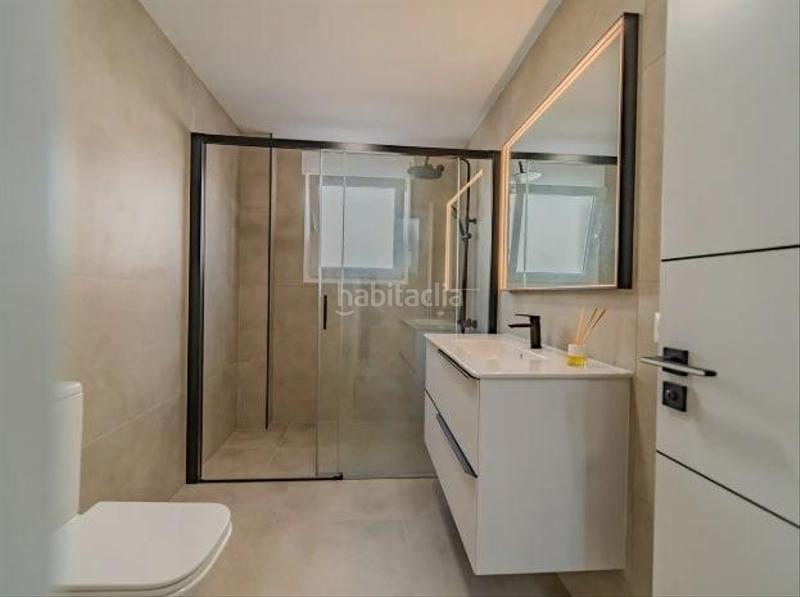 Foto 32852c1f-fe31-41c4-b1c3-a4c6c4619c55. Casa adossada amb calefacció aparcament a Pueblo Acantilado-Lanuza Campello (el)