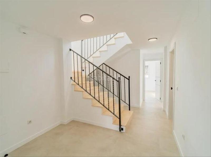 Foto 4781ea66-d6b5-440a-805b-7b85391d6c15. Casa adossada amb calefacció aparcament a Pueblo Acantilado-Lanuza Campello (el)