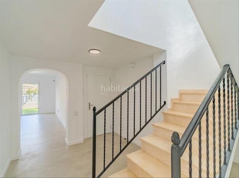 Foto 6562e384-cdd1-43e6-aca5-ef987ad1cb91. Casa adossada amb calefacció aparcament a Pueblo Acantilado-Lanuza Campello (el)