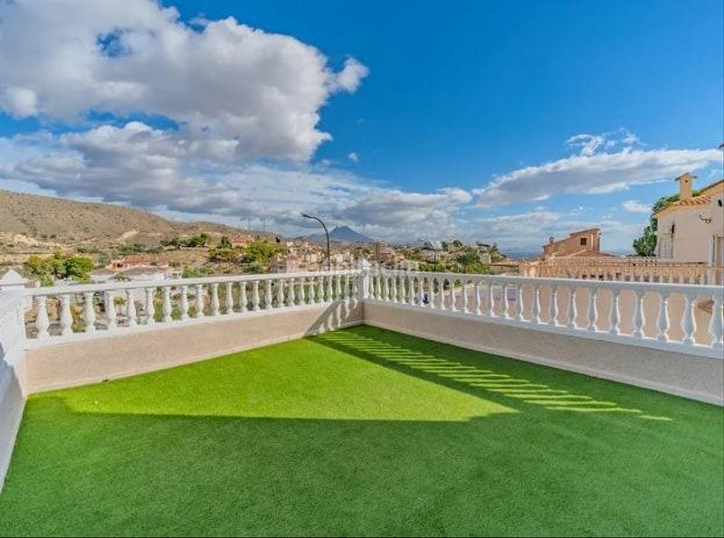 Foto 939ac644-f3cf-4268-9500-333710c44d16. Casa adossada amb calefacció aparcament a Pueblo Acantilado-Lanuza Campello (el)