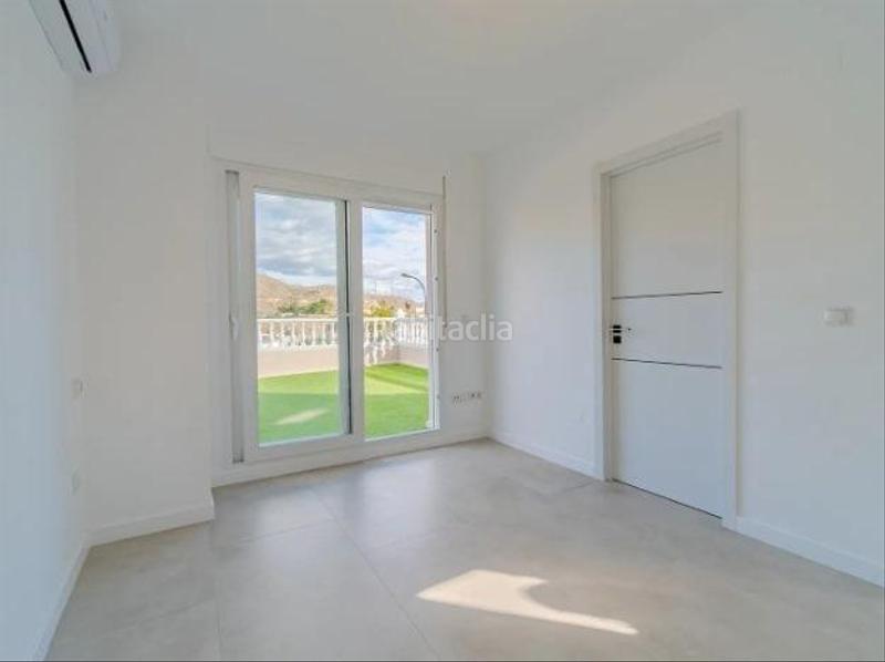 Foto b9a0c226-7dc7-48b7-b656-ca82da75ee61. Casa adossada amb calefacció aparcament a Pueblo Acantilado-Lanuza Campello (el)