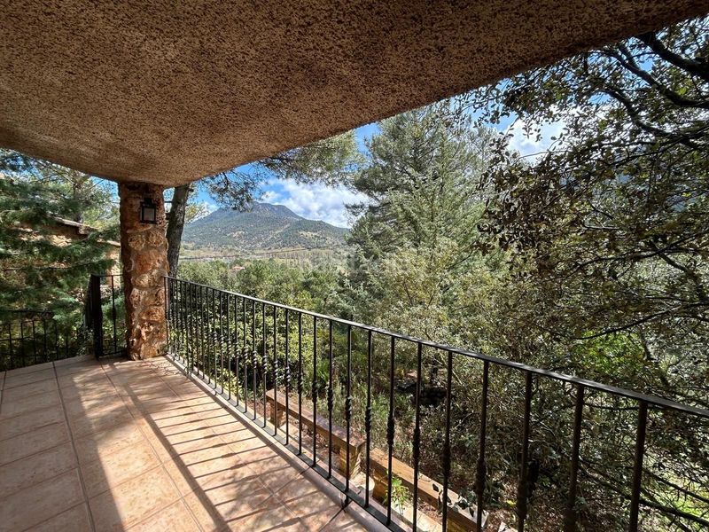 Foto 87845f7e-9687-400d-8435-6ef037a13c78. Masia a Riópar