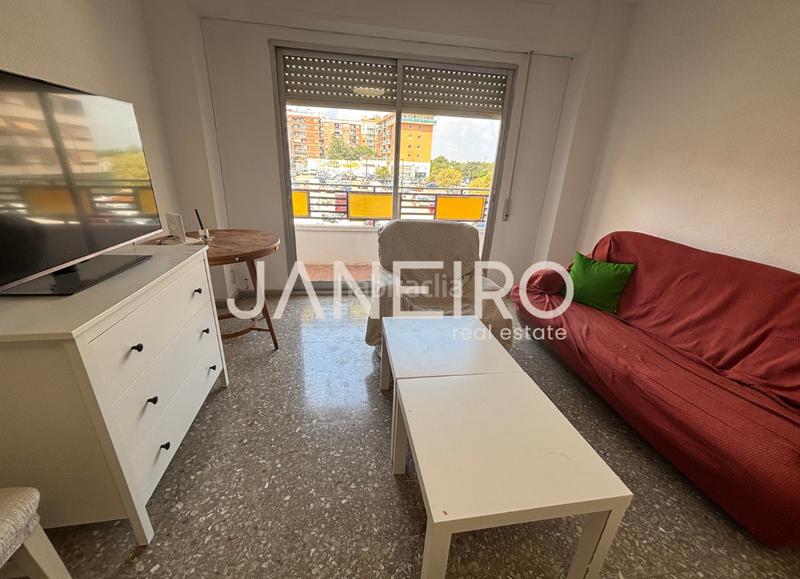 Foto 0535c836-4116-4dbe-8fa1-2a29cfb1e48f. Rent flat in Torrefiel Valencia