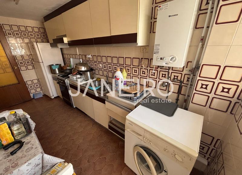 Foto f233acbe-0cd7-41de-8270-ae5eca7873ae. Rent flat in Torrefiel Valencia