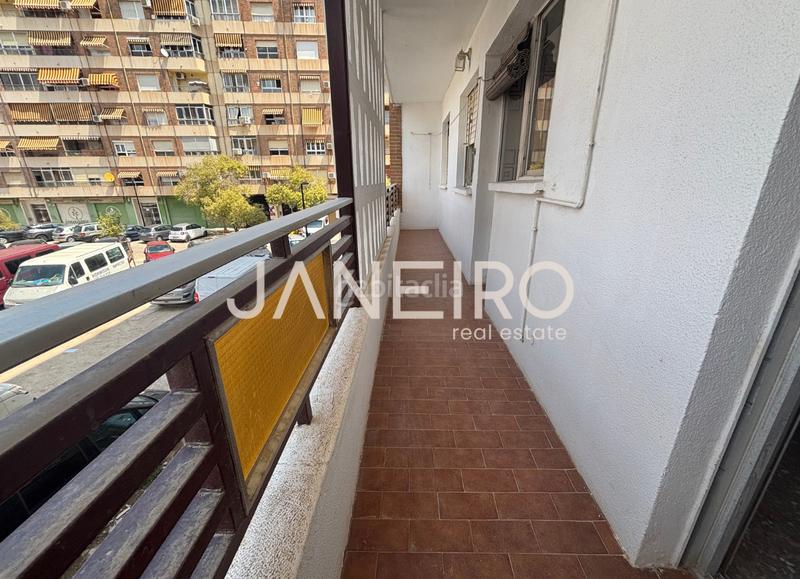 Foto c8ec18ac-9569-4e60-9ba1-da5904a55de6. Alquiler piso en Torrefiel Valencia