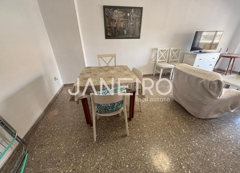 Foto d22a2dbe-c0c1-44e2-afed-a141f4363aa5. Alquiler piso en Torrefiel Valencia