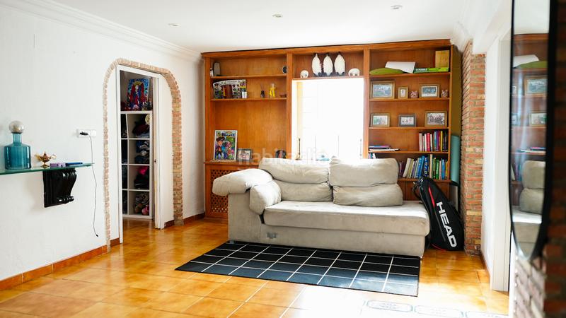 Foto 34c90062-4f3b-4ec8-afd6-00fc946426a1. Xalet amb aparcament piscina a La Creu del Grau Valencia