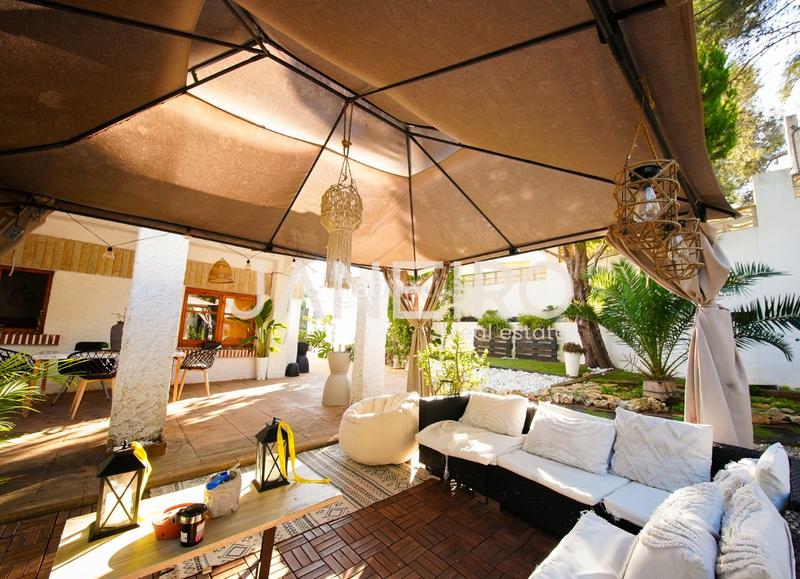 Foto a7340443-a6c4-44ee-b4a6-1501eff8d7ed. Chalet con riscaldamento parcheggio piscina in El Vedat - Santa Apolonia Torrent