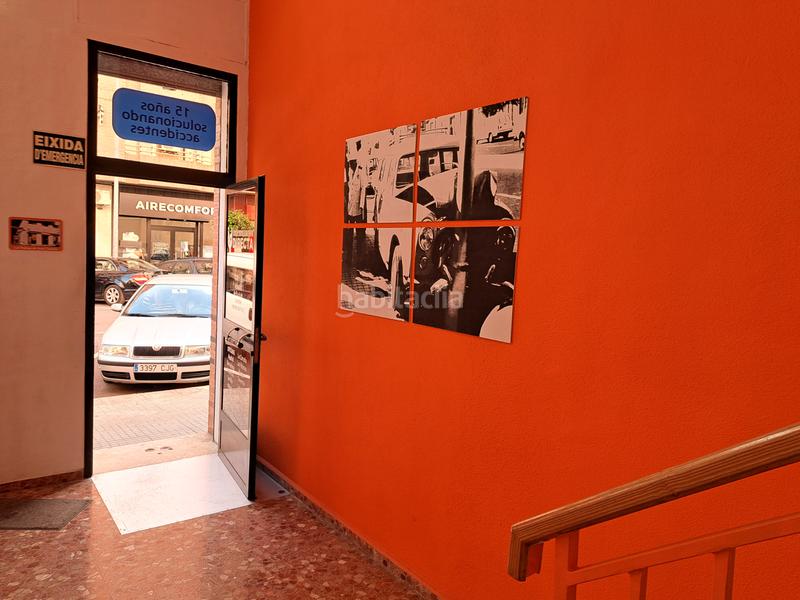 Foto 7529cf72-cff8-410f-8345-01454031532a. Locale commerciale in carrer ciutat de laval 13 in Gandia