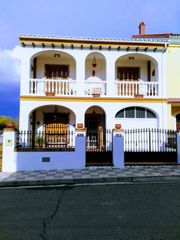 Casa aparellada  Calle calle córdoba. Se vende chalet pareado en archidona