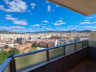 Etagenwohnung in Carranque - Haza Cuevas. Amplitud, luz y exclusividad a un paso del centro de málaga  5 d
