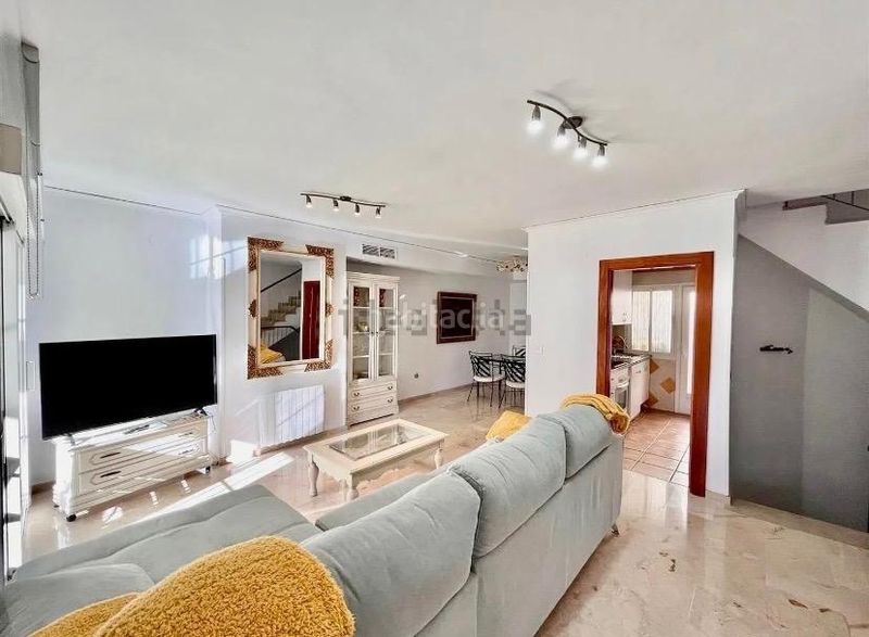 Foto 42a1d820-85b0-4cab-9045-1a953afc17eb. Casa adossada amb calefacció aparcament piscina a Marbella