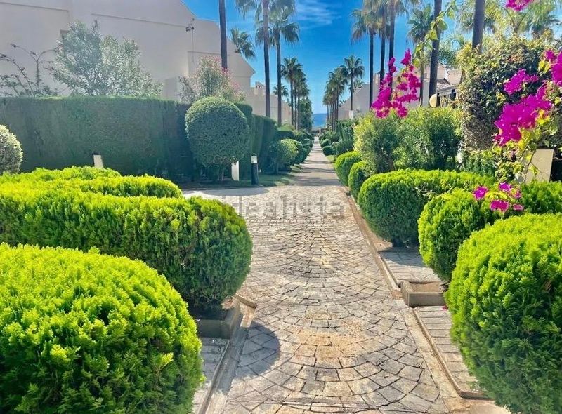 Foto 45b0f16f-9519-4721-bd51-282a903024e2. Casa adossada amb calefacció aparcament piscina a Marbella