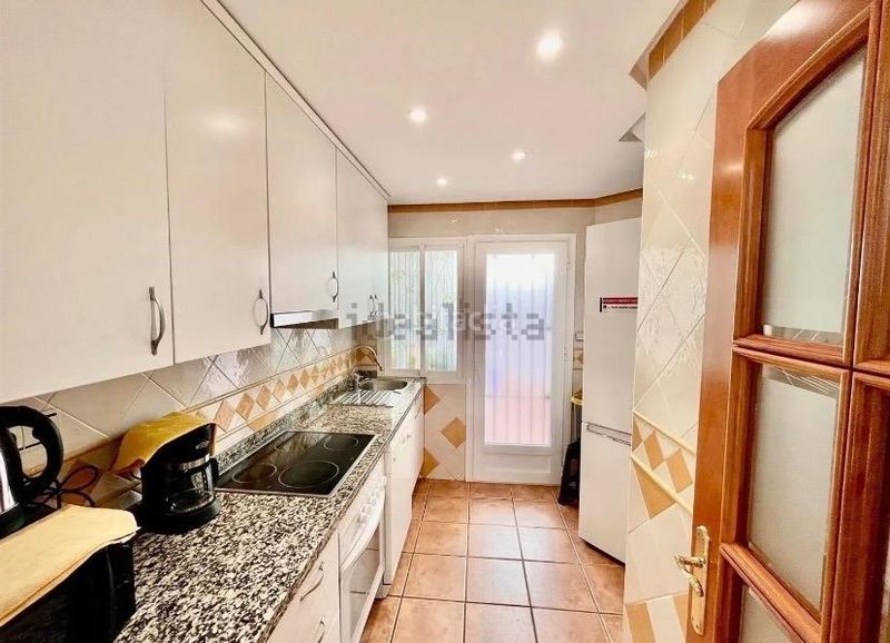 Foto cf09aaba-af5e-43c7-8f3d-5aece64b2523. Casa adossada amb calefacció aparcament piscina a Marbella